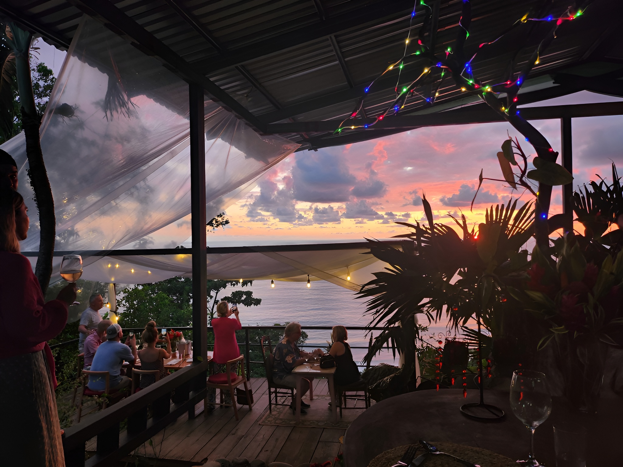 Open-air sunset dining at Rancho Cielo Alto