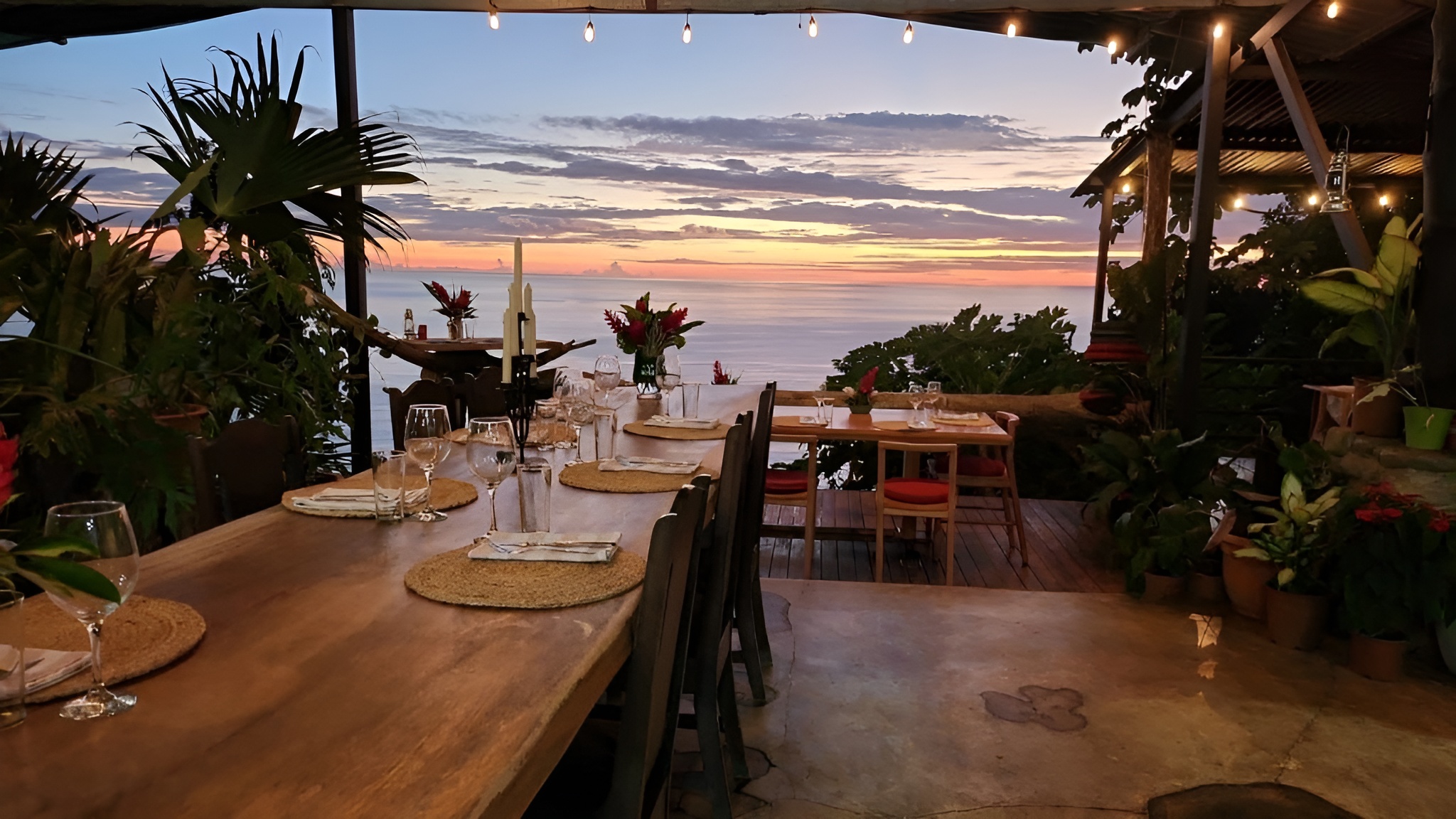 Lush tropical surroundings of Rancho Cielo Alto